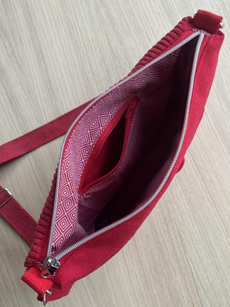 "Flickenwerk IV mit Tasche" - ROT